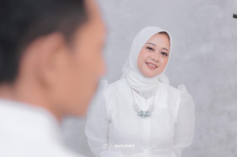 Prewedding Indoor Casual